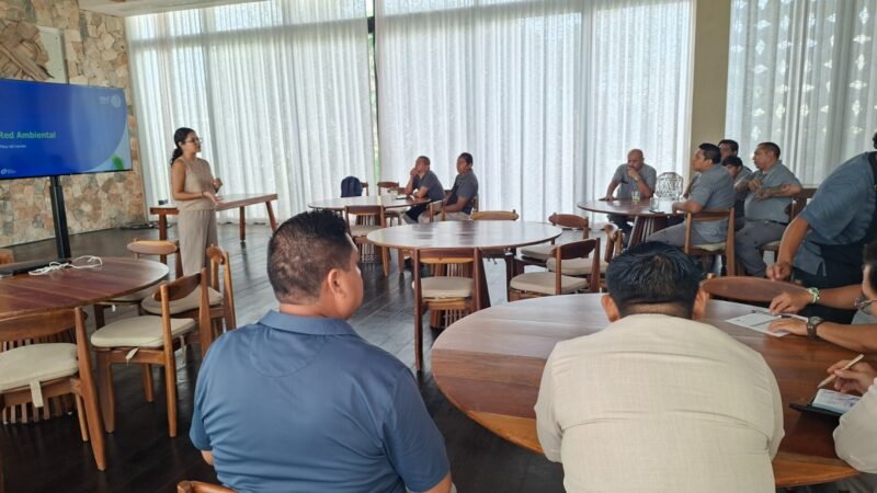 Red Ambiental impulsa cultura ambiental con colaboradores del hotel Etéreo en Playa del Carmen.